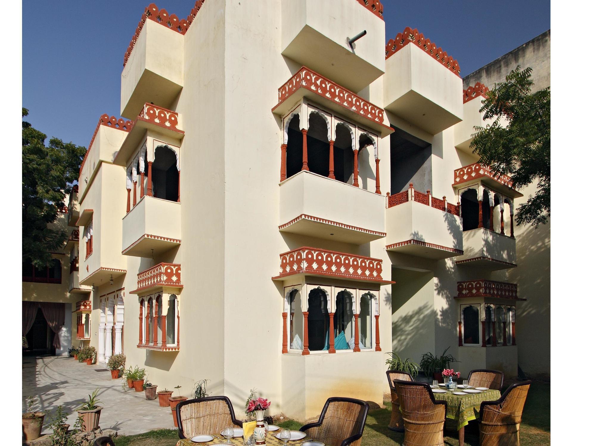 Janak Palace Hotel