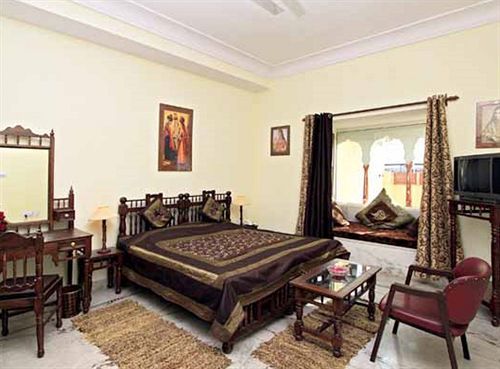 Janak Palace 2*